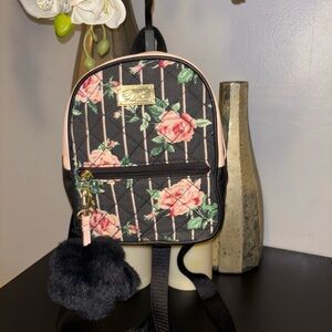 Elegant Floral Black Backpack with Pink Trim